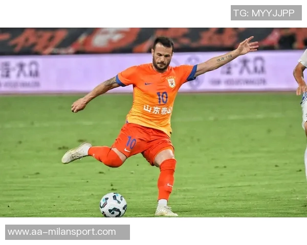 达兰头球破门被判越位VAR确认进球无效王大雷险守十指关