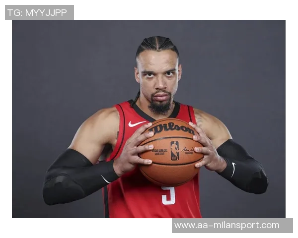 布克调侃狄龙表现如JR史密斯全场得分如潮涌动